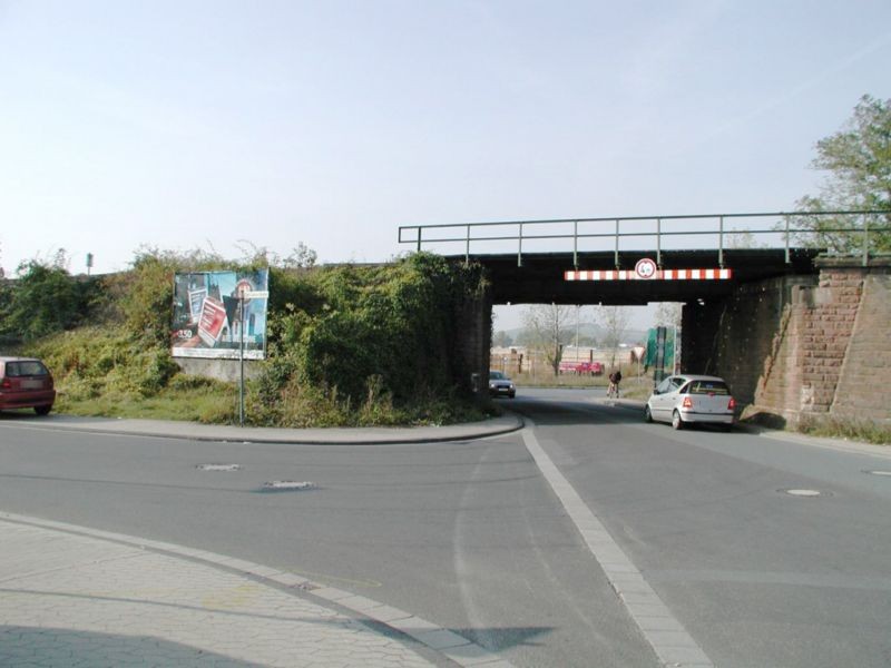 Industriestr./vor Ufg.