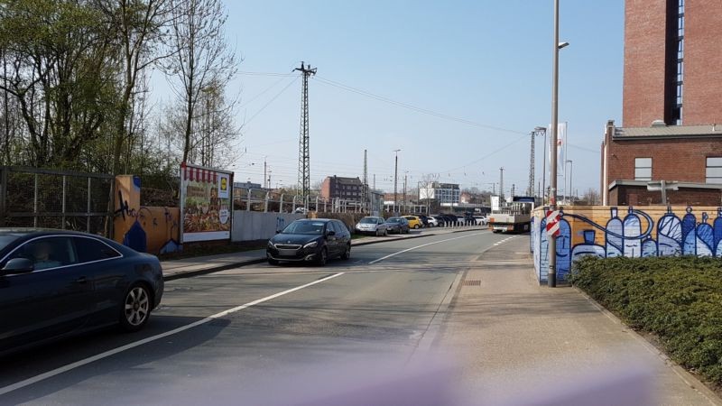 Industrieweg geg. 43-45  Mauer li.