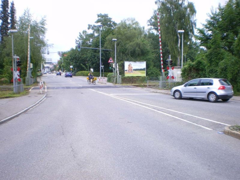 Hindenburgstr. Bahnüberg. quer B311