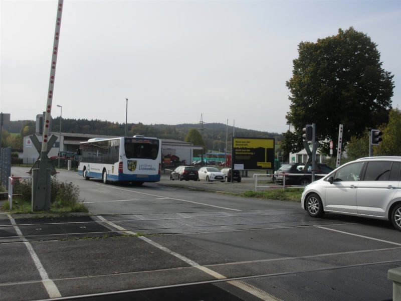 Mainweg 2/Bahnhof/Am Bahnübergang VS