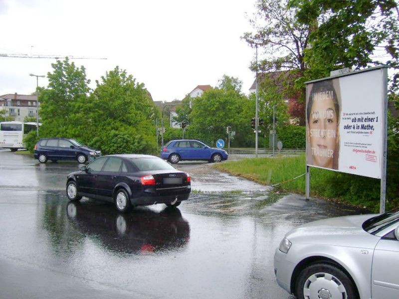 Pfisterstr./Bus-Bf/Ein- und Ausf.