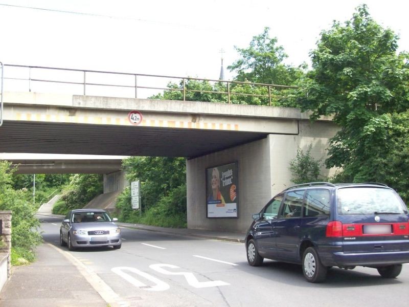 Friedhofstr./Bahnböschung