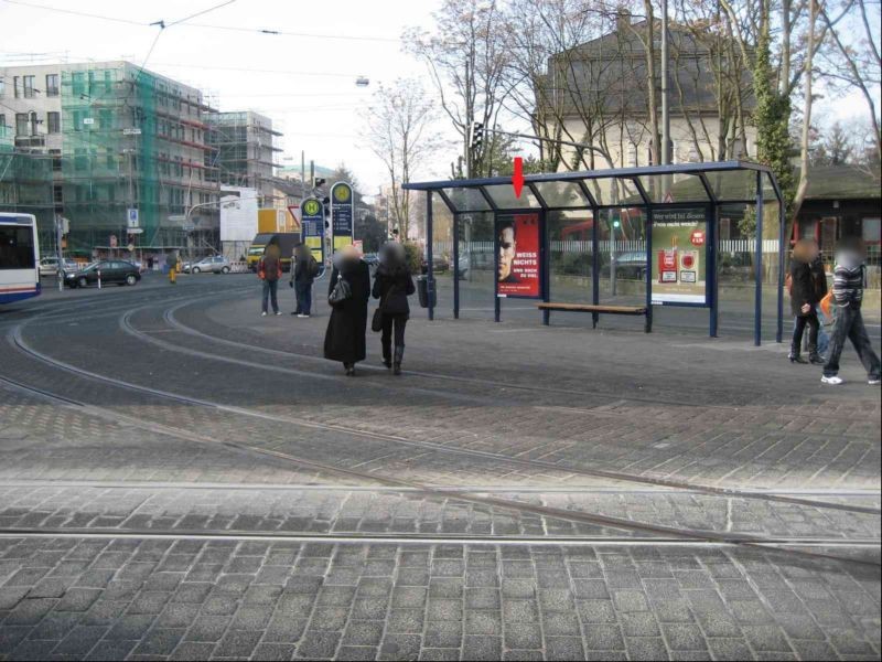 Willy-Brandt-Platz sew./V li./innen