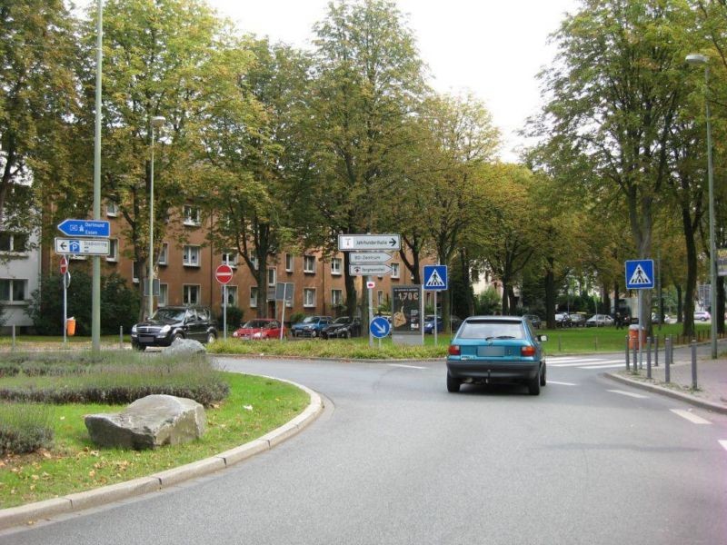 Stadionring/Küppersstr./Si. Kreisverkehr