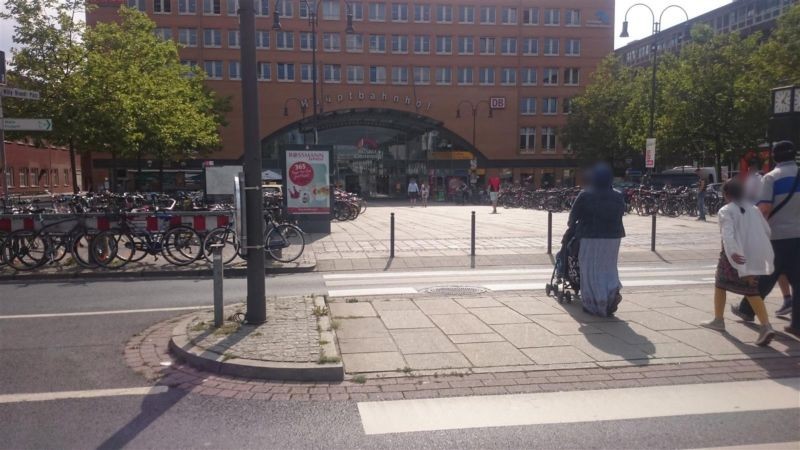 Willy-Brandt-Platz/Theodor-Heuss-Allee VS