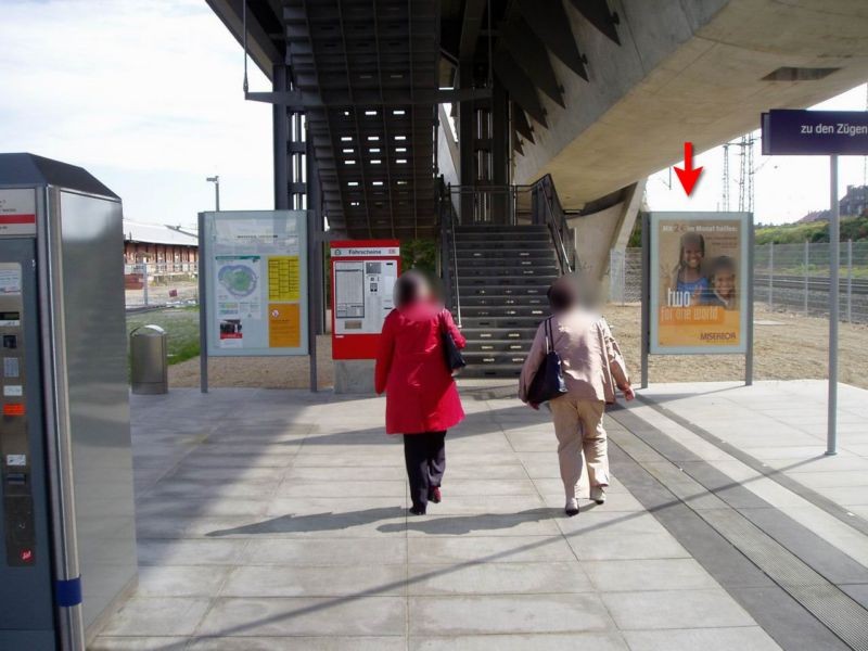 S-Bf Steinbühl, 2.Ebene, neben Treppe,rechts