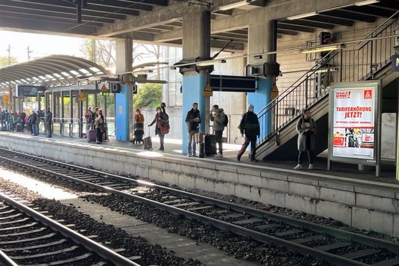 Hbf, Bstg., Gleis 6, 1. Sto.