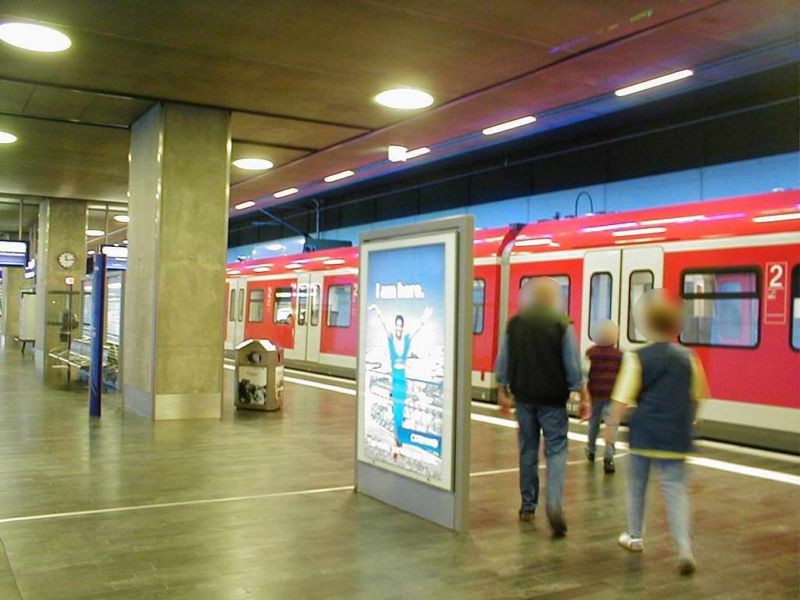 S-Bf Flughafen, Bstg., Gleis 1, 3. Sto.