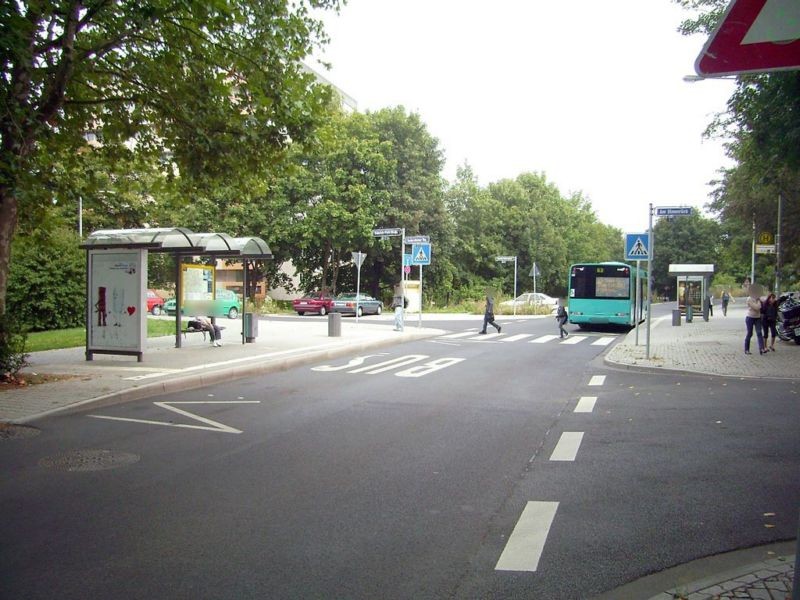 Berkersheimer Weg/Heinrich-Plett-Str./außen