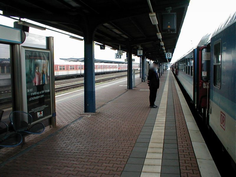 Hbf, Bahnsteig, Gleis 6, 1. St.O.