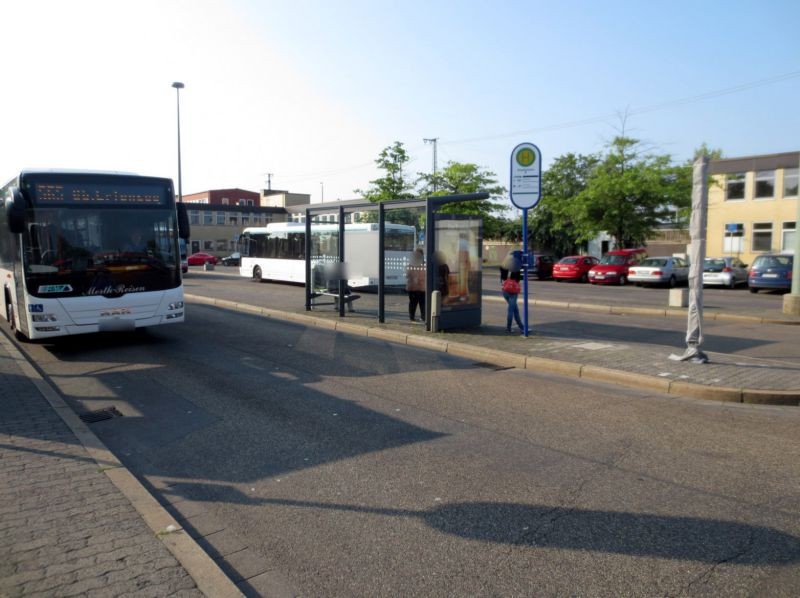 Am Hbf/Busbahnhof/HST B/außen