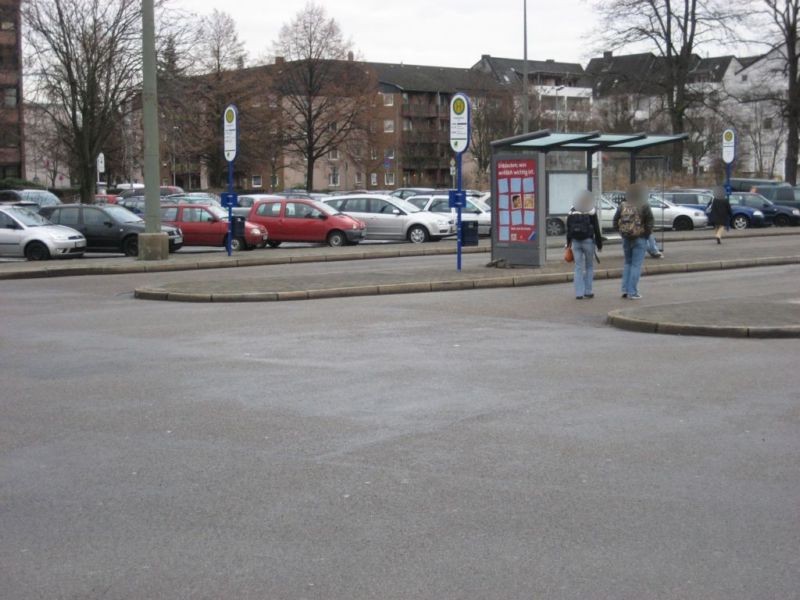 Am Hbf/Busbahnhof/HST D/außen