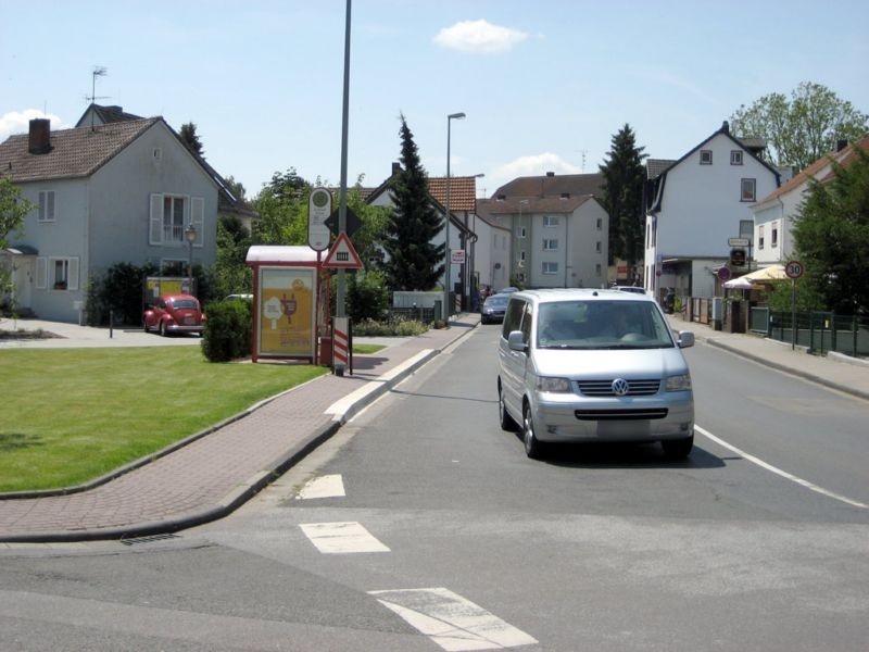 Bahnstr. 2/Hauptstr./Kirche aussen