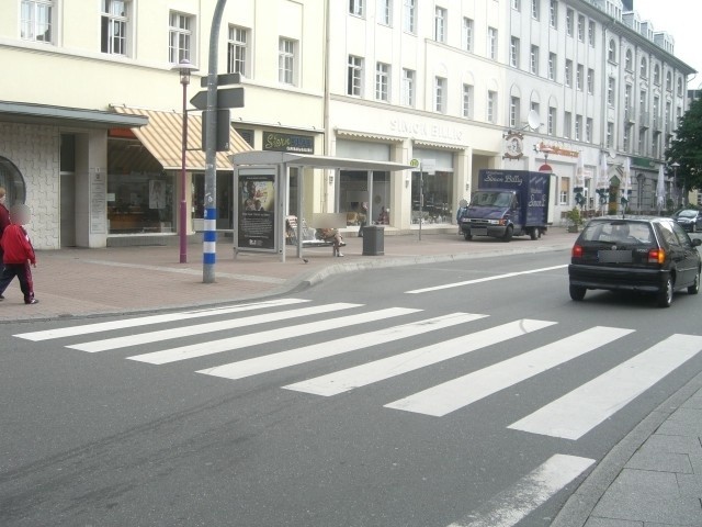 Hindenburgstr.   1