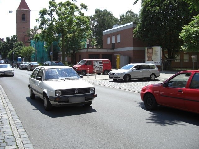 Georg-Eberlein-Str. 34/Rollnerstr. 77