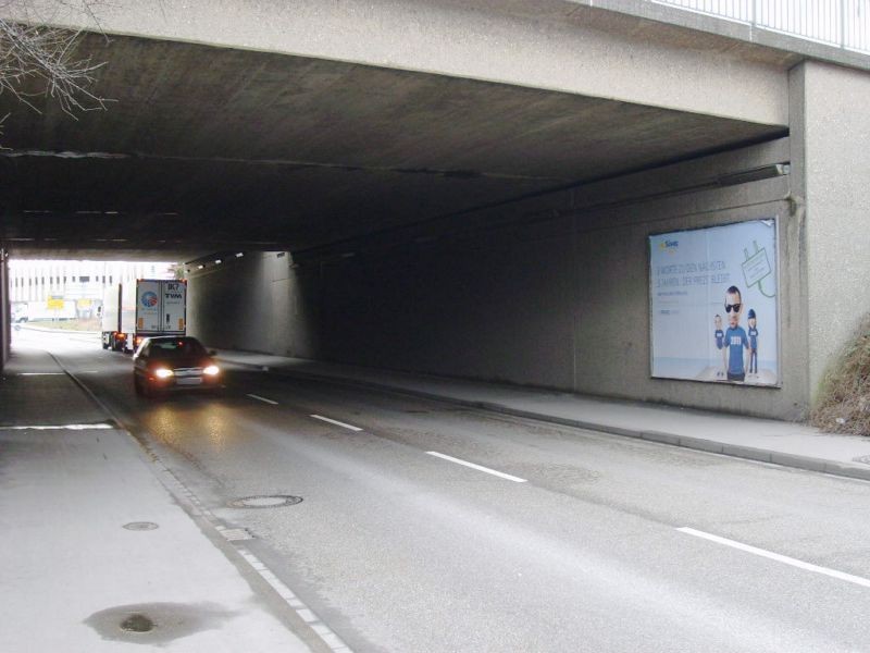 Carl-Benz-Str./Ufg. saw. li.