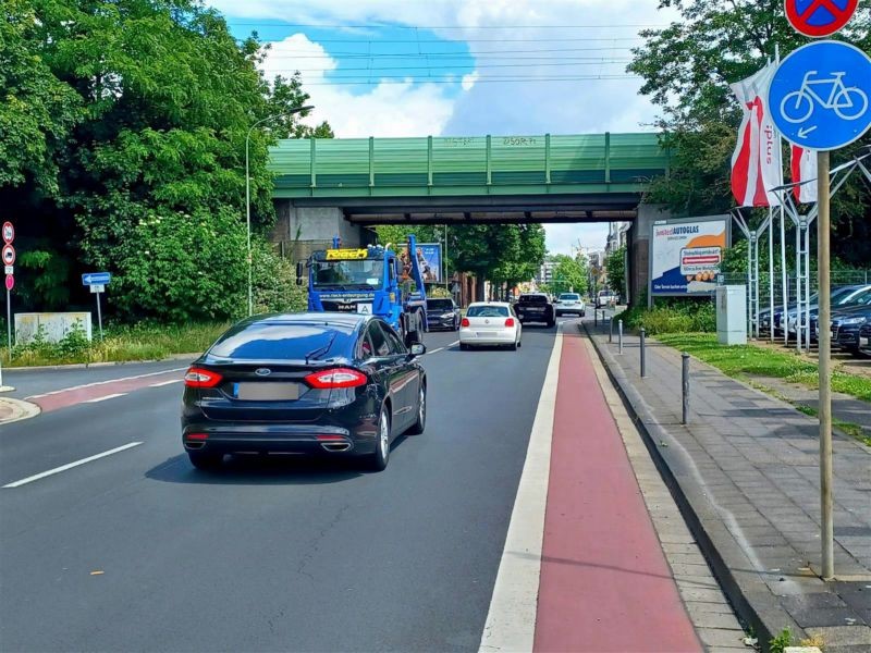 Jülicher Landstr./Grefrather Weg quer