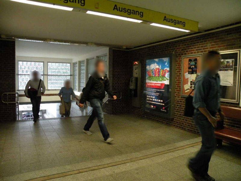 U-Bf Sierichstr. Vorhalle zum Bahnsteig links