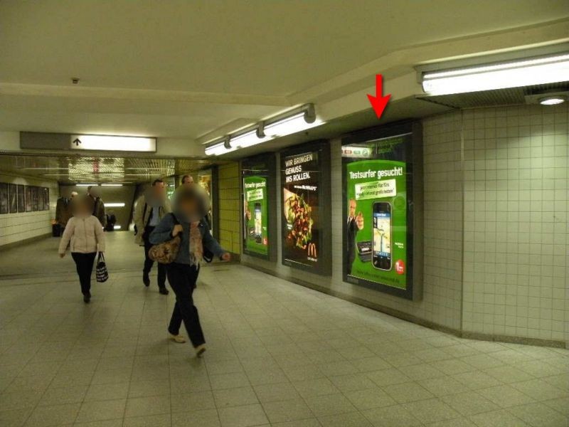 U-Bf Jungfernstieg SH A Ri. SN zur S-Bahn Rechts