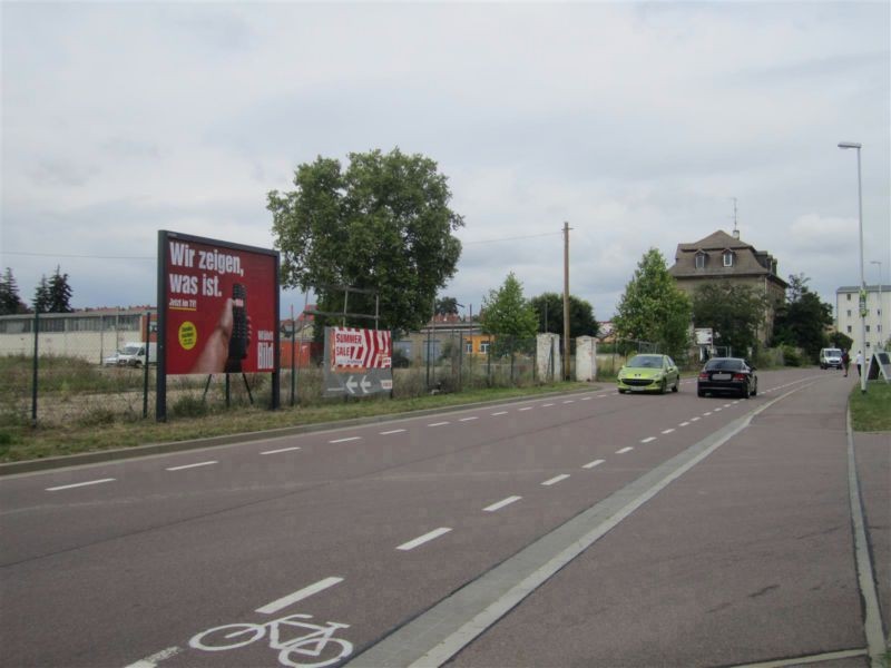 Grenzstr. geg. Baumarkt re.