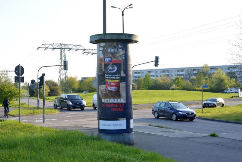 Rennbahnkreuz vor Brücke