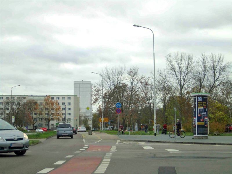 Hallorenstr./Albert-Einstein-Str.