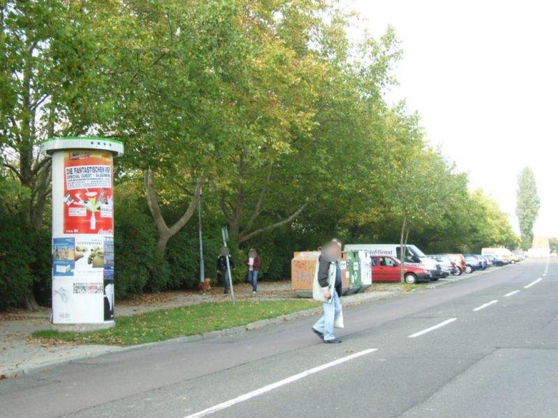 Straße der Befreiung/Radeweller Weg