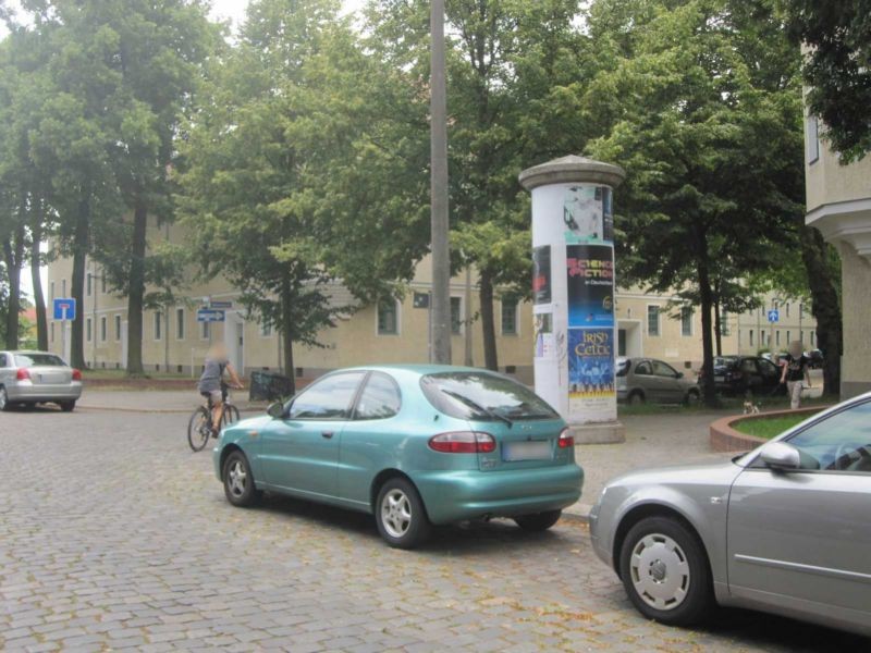 Südstr./Johannesplatz geg. Kirche