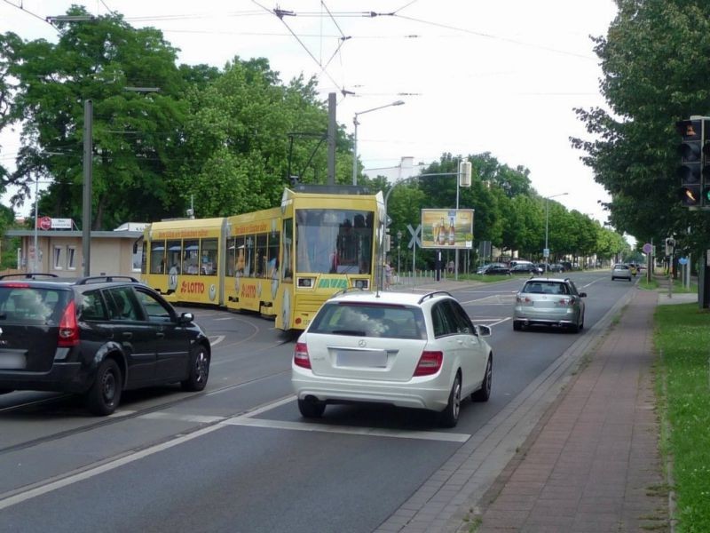 Berliner Chaussee Nh. Herrenkrugstr./We.li.