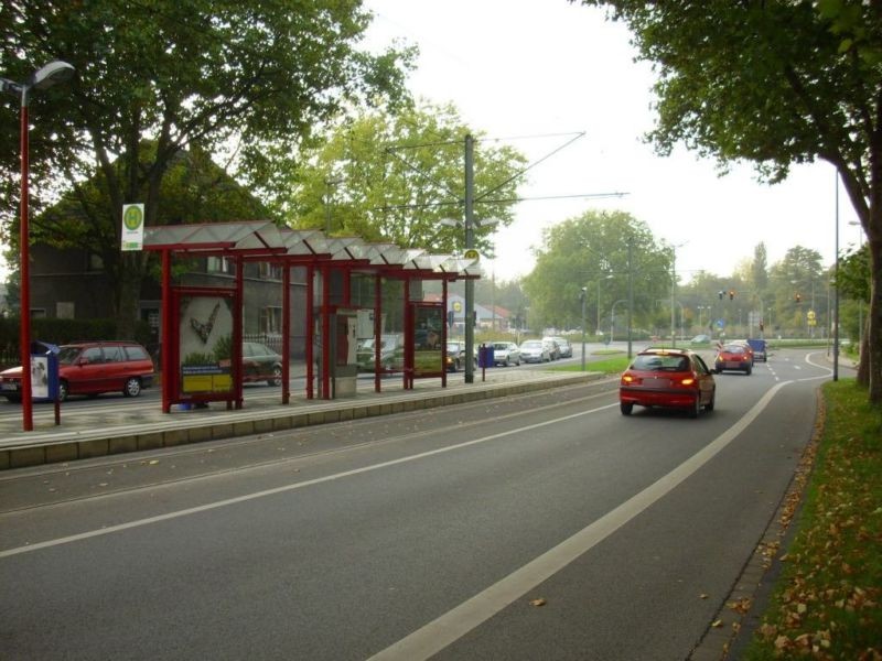 Markgrafenstr. 131/Nh. Lohstr./Ri. Mülheim/li.