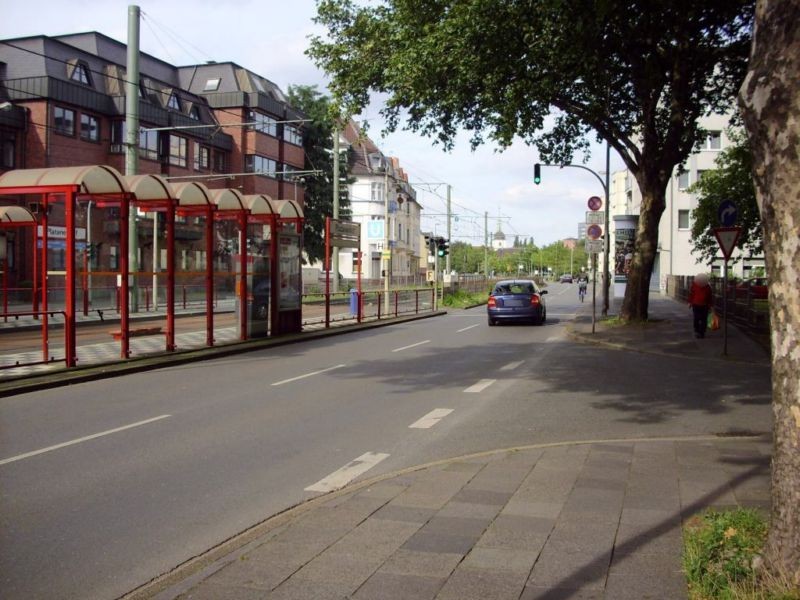 Heerstr. 65/Platanenhof/Ri. DU-Hbf. li./RS