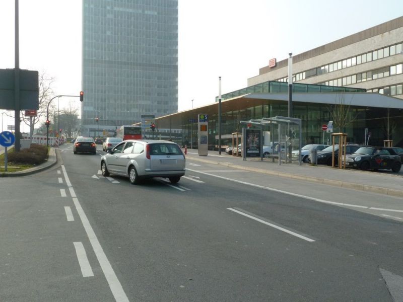 Freiheit/Bahnhofsvorplatz/Südseite/We.re.