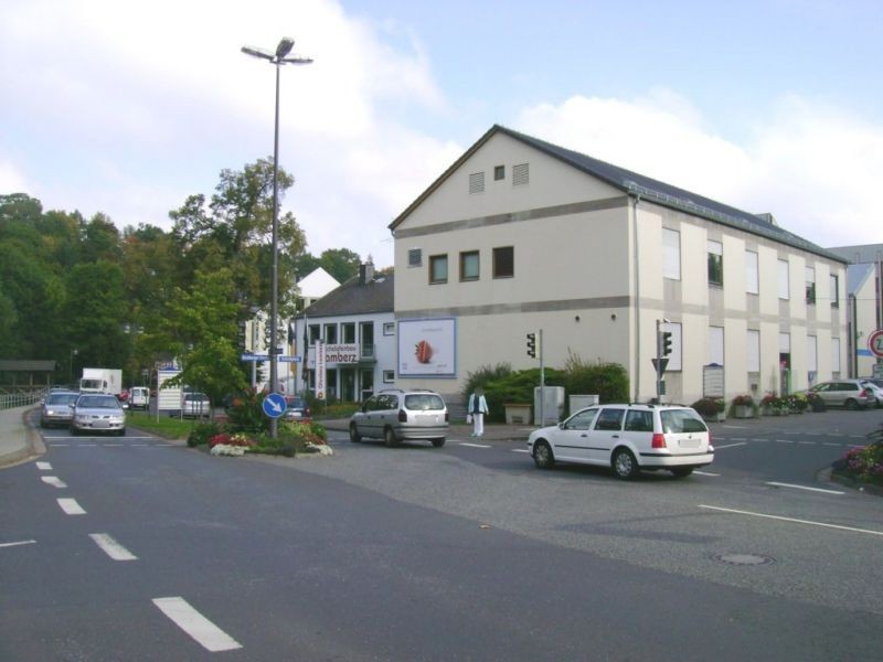 Koblenzer Str./Schlossstr.  24