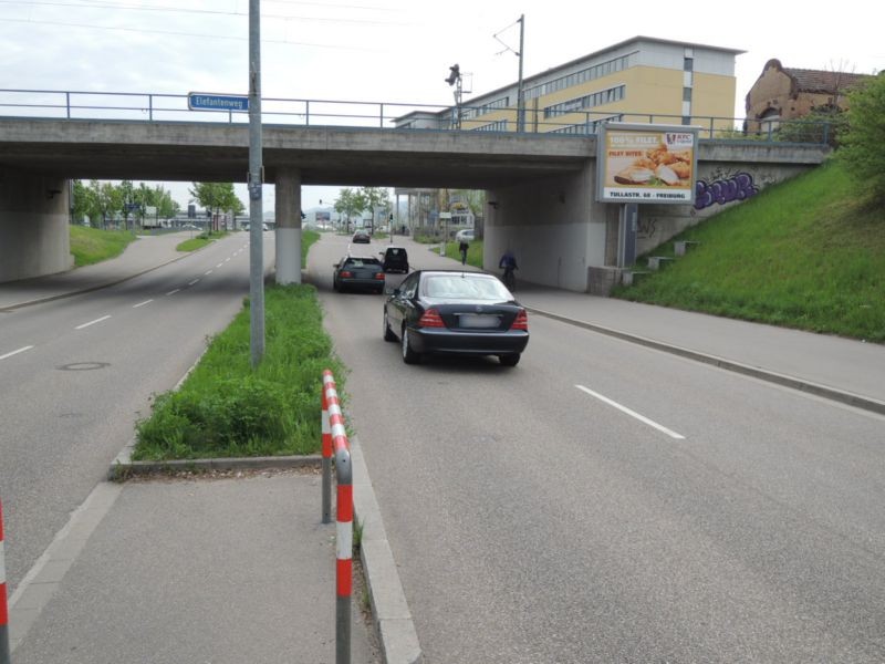 Berliner Allee/Berliner Ring vor DB-Brücke saw. CS