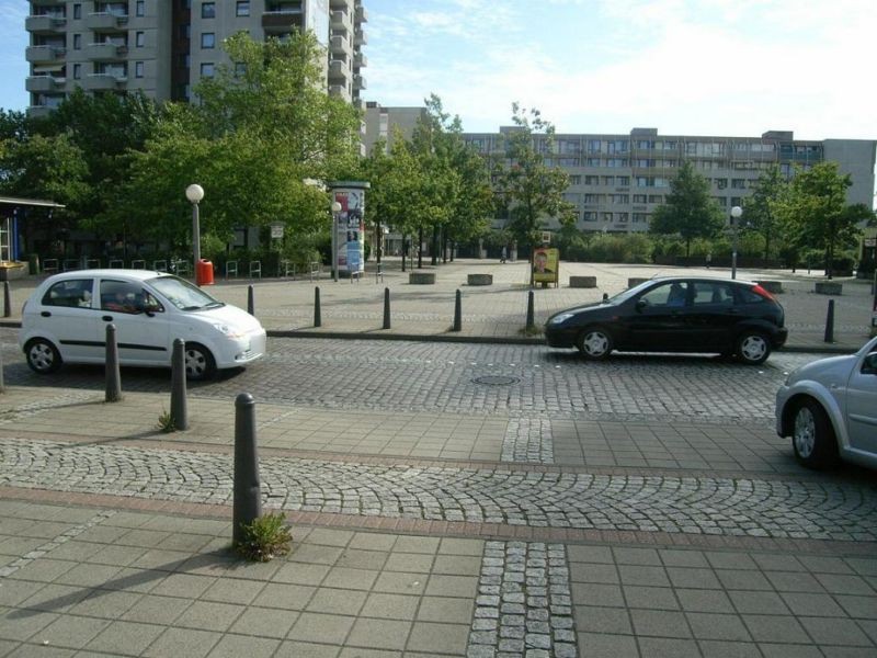 Kandinskyallee neb. U-Bf Mümmelmannsberg