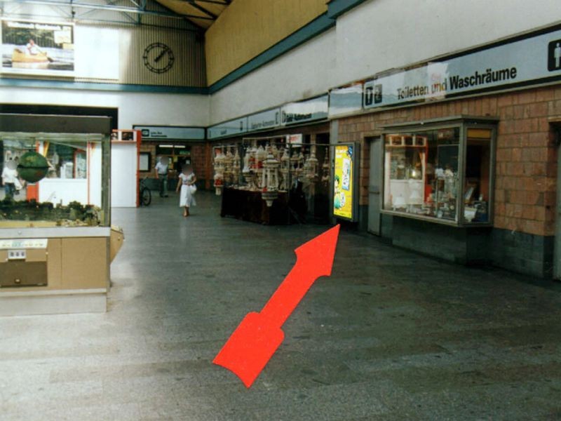 Hbf, SH, zw. Bahn-Touristik u. Fotoautomat