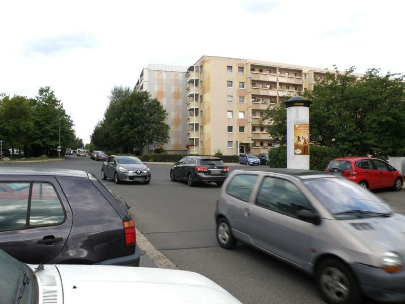 Ludwig-Renn-Allee/Bulgakowstr.