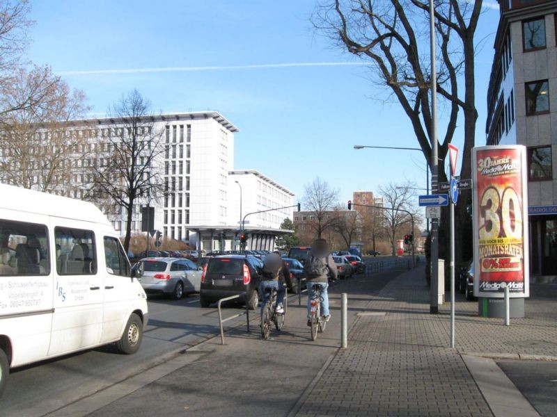 Adickesallee  57/Falkensteiner Str./OS