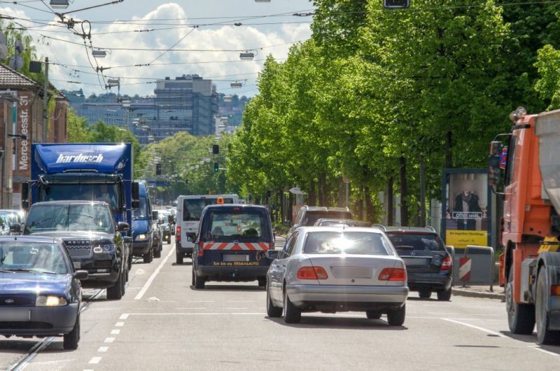Mercedesstr.  23 bei Elwertstr. STS