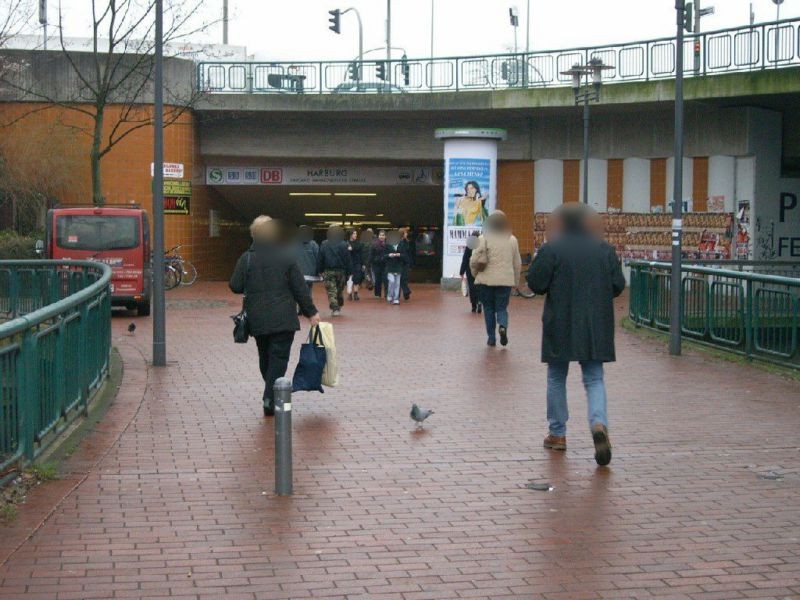 Seeveplatz/Zug. Bf Harburg