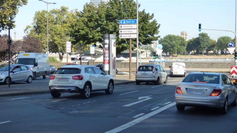 Am Leystapel vor MARITIM/Rheinuferstr.