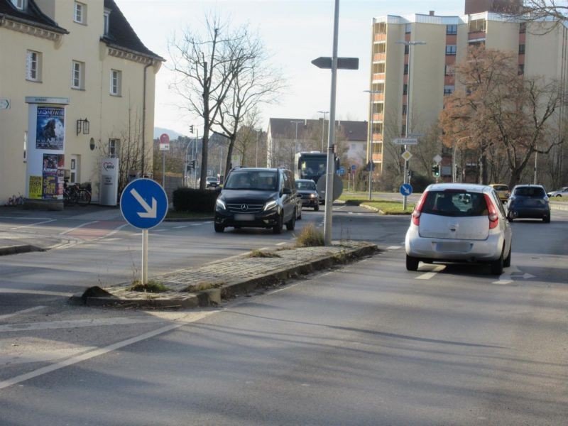 Pödeldorfer Str. vor dem Stadion