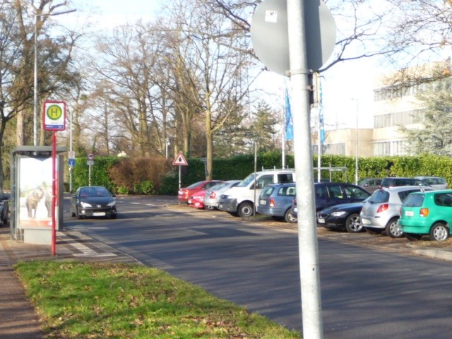 Wachhausstr., Bus-HSt Dieselstr., Si. Weg