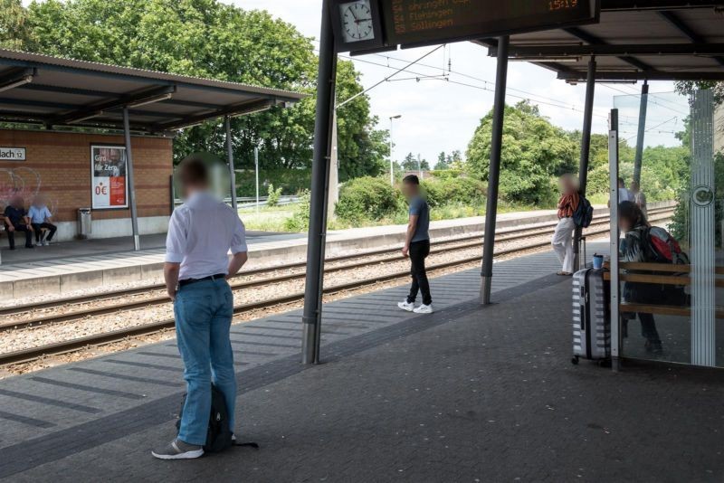 Hauptbahnstr./Bf Durlach, Gl. 12 re.