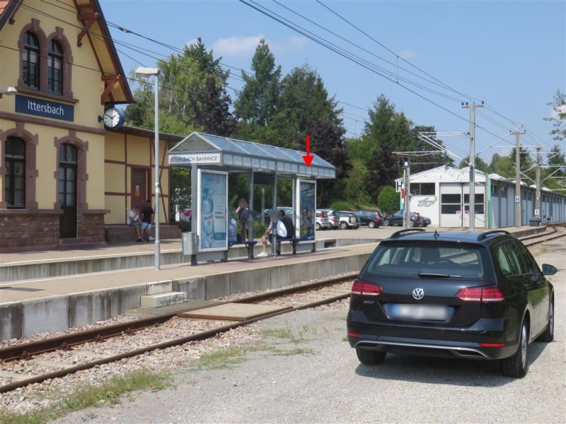 Bahnhofstr., HST Ittersbach Bf, Si. Wiese, re.Vi.