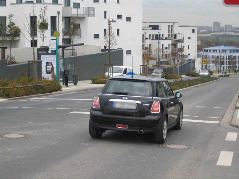 Zur Kalbacher Höhe geg. 15/geg. Grundschule/außen