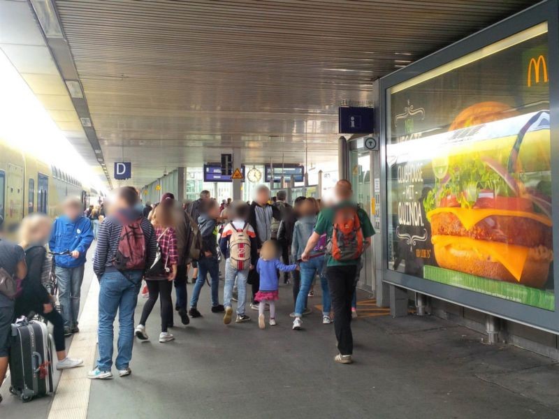 Hbf, Bstg., Gl.  8, Aufsichtsgebäude