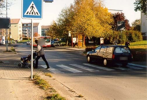 Heinrich-Heine-Ring geg.  40/Hochhaus