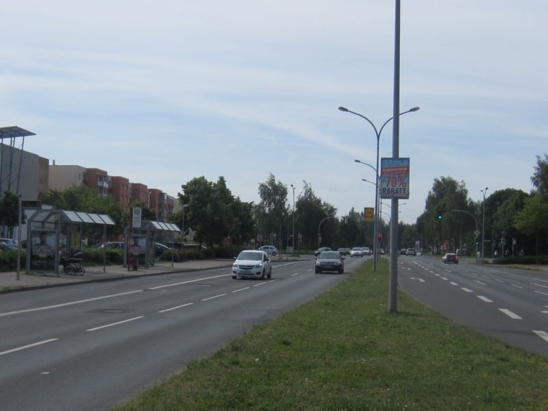 Heinrich-Heine-Ring/Thomas-Kantzow-Str. (re.Halle)