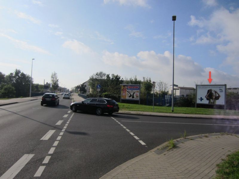 Greifswalder Chaussee/Bahnweg  re.